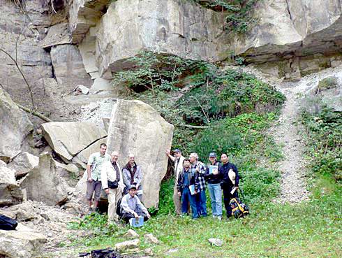 Podole koło Opatowa – nieczynne kamieniołomy z wczesnojurajskimi utworami deltowymi. Fot. G. Pieńkowski