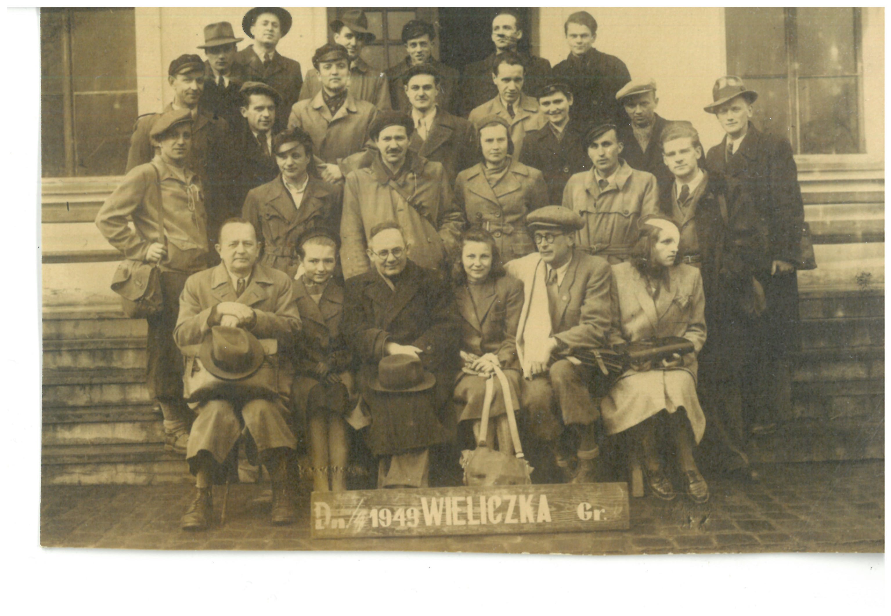 1949 wieliczka pracownicy instytutu geologicznego prof. krajewski