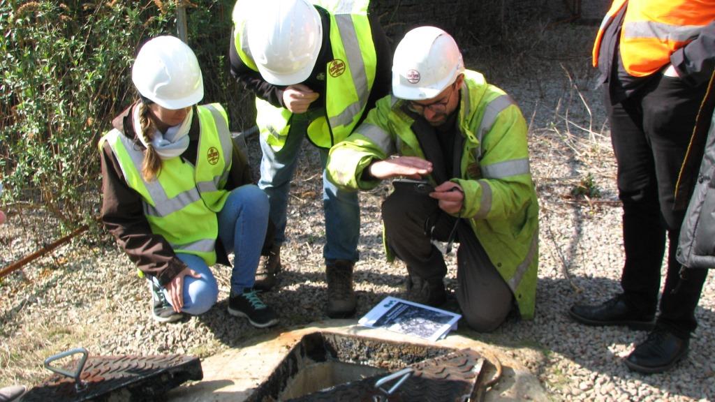 Wycieczka terenowa do dawnej kopalni węgla kamiennego Crumlin Navigation Mine – rejestracja temperatury wody kamerą termowizyjną w sztolni 