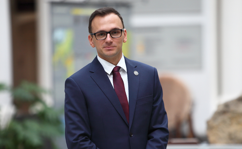 Dyrektor Państwowego Instytutu Geologicznego dr inż. mateusz damrat 