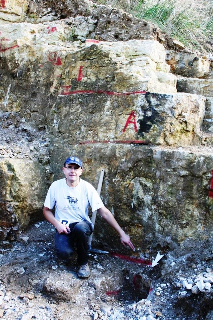 Miejsce wyznaczenia granicy oksfordu i kimerydu w pomocnicznym profilu Bobrowników na Wyżynie Wieluńskiej (środkowa Polska). (autor A. Wierzbowski)