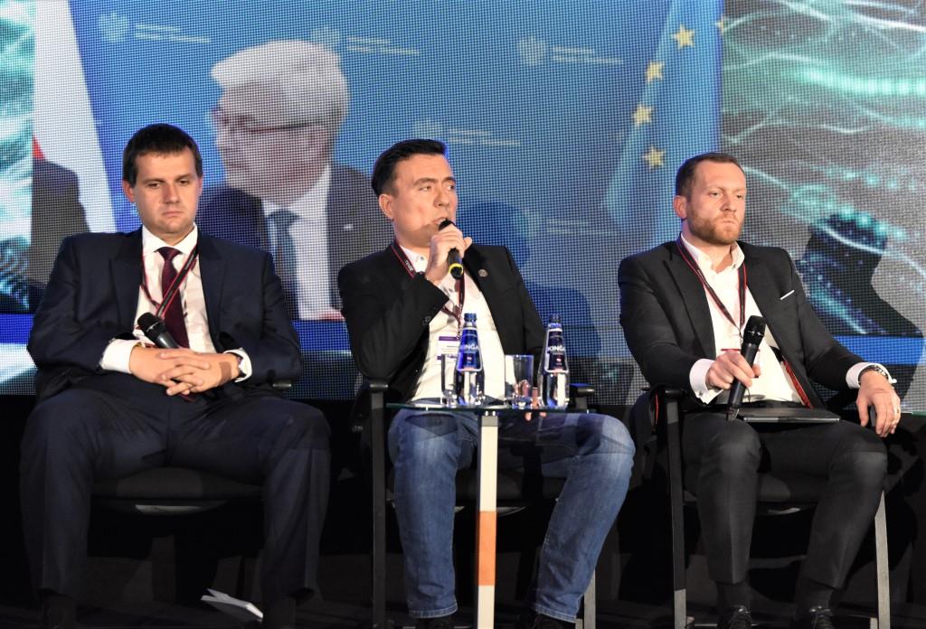 Dr Mariusz Socha podczas panel dyskusyjnego podczas konferencji Europower 2021