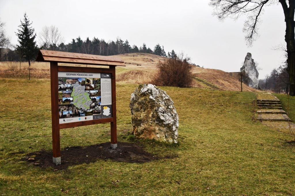 Tablica Geoparku Północnej Jury w gminie Mstów. Fot. M. Krzeczyńska