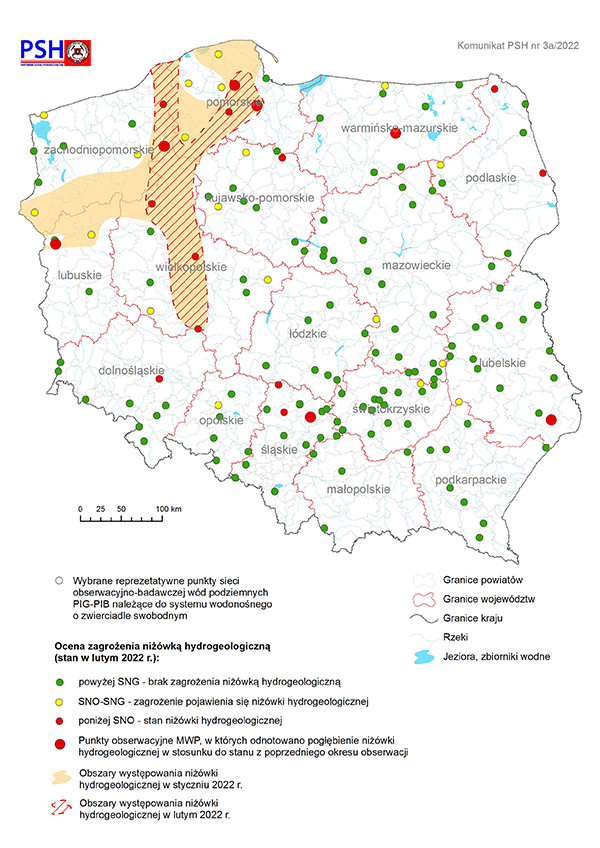 Luty br. był kolejnym miesiącem, w którym na części obszaru Polski utrzymywał się stan zagrożenia hydrogeologicznego związany z położeniem zwierciadła wód podziemnych poniżej granicy stanu niskiego ostrzegawczego (SNO). Średni miesięczny stan wód podziemnych wskazujący na występowanie niżówki odnotowano w 18 punktach obserwacyjnych, co stanowi ponad 11% wszystkich uwzględnionych w analizie punktów (w styczniu ub.r. punkty takie stanowiły ponad 12% punktów obserwacyjnych), przy czym w 7 spośród tych punktów nastąpiło pogłębienie niżówki w odniesieniu do stanu z poprzedniego miesiąca. W omawianym miesiącu niżówka hydrogeologiczna występująca w skali regionalnej obejmowała głównie pogranicze województw zachodniopomorskiego i pomorskiego, centralną i południową część województwa pomorskiego oraz pas przebiegający południkowo w centralnej części województwa wielkopolskiego. Obniżenia średniego poziomu wód podziemnych poniżej stanu niskiego ostrzegawczego w lutym br. odnotowano również w południowej i północno-wschodniej części kraju, lecz zjawisko to miało w tym rejonie charakter lokalny.