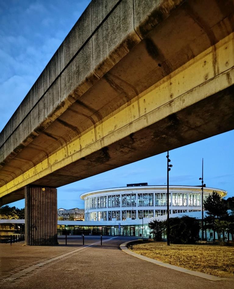 Centrum Kongresowe „Liliada”, Uniwersytet w Lille, Francja