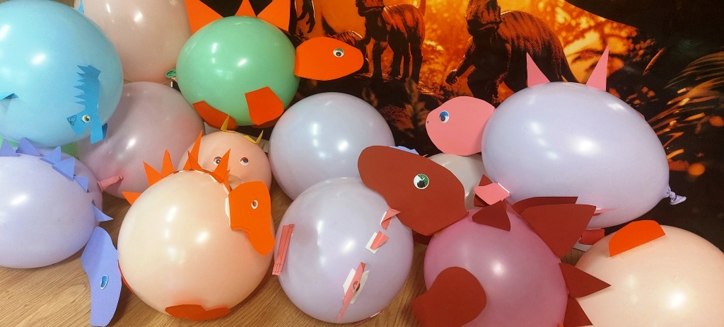 dinozaury z balonów