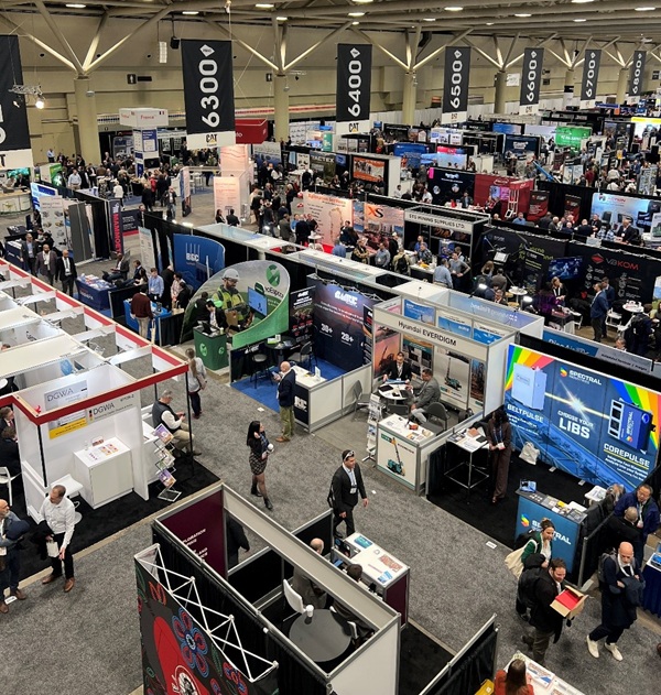 hala wystawowa na targach branzowych