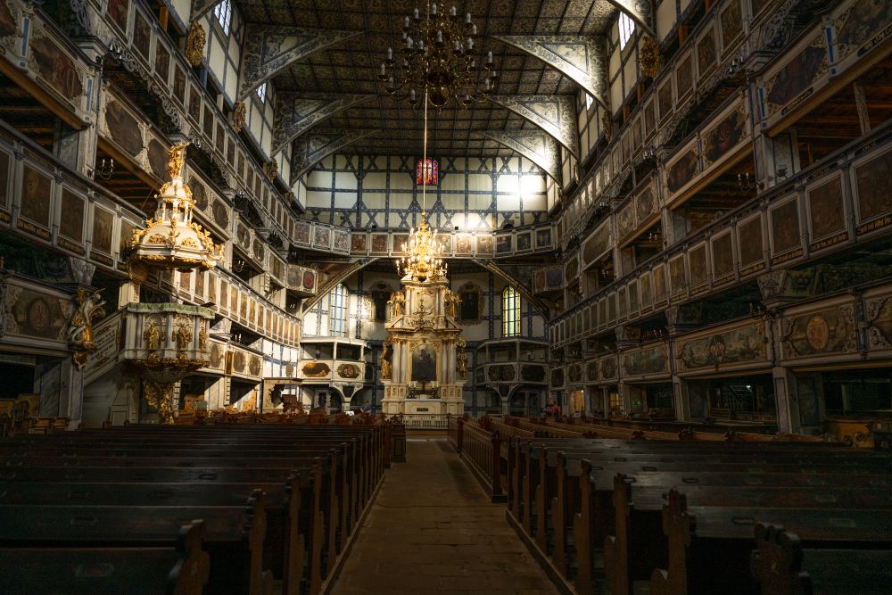 wnętrze kościoła