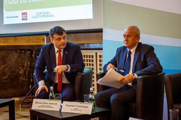 Wiceminister środowiska Mariusz Orion Jędrysek i minister energii Krzysztof Tchórzewski podczas debaty