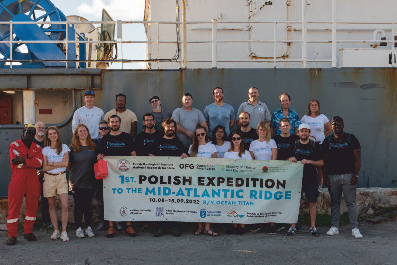 Członkowie ekspedycji tuż po zejściu ze statku Ocean Titan w porcie na Bermudach (For. Arch. PIG-PIB)