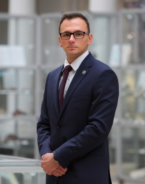 dyrektor państwowego instytutu geologicznego - państwowego instytutu badawczego dr. inż.. Mateusz Damrat