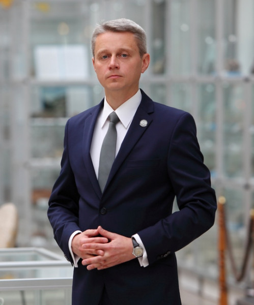 Zastępca dyrektora ds. badań i rozwoju dr Piotr Szrek
