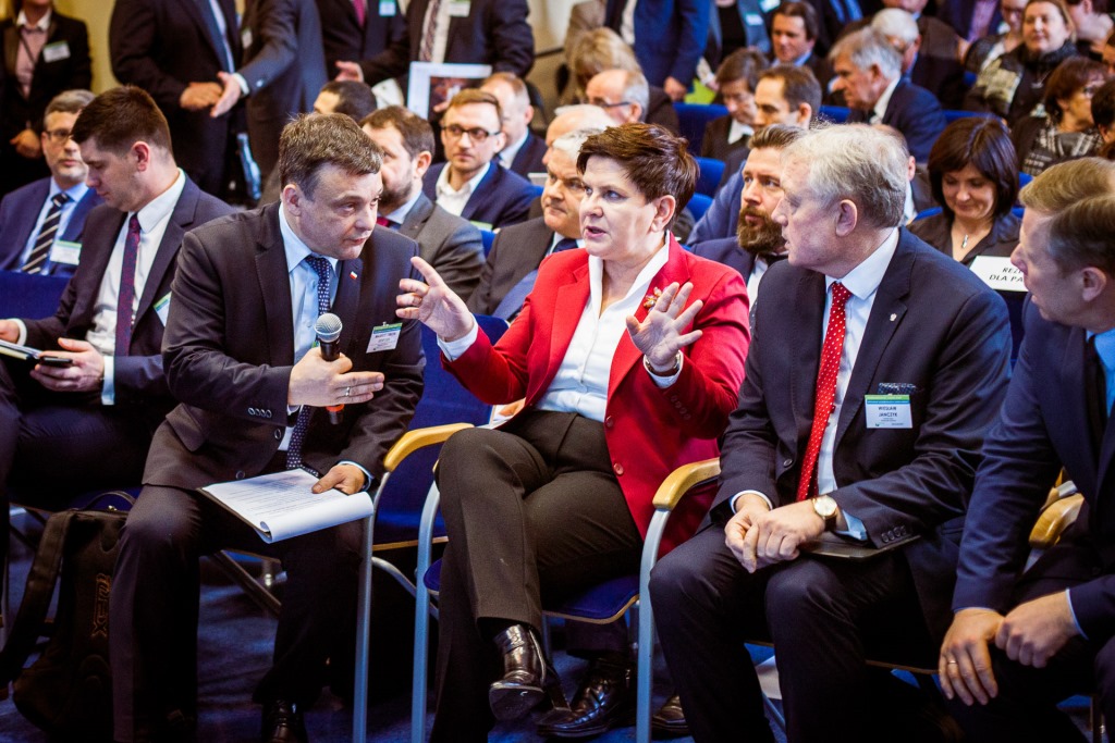 Beata Szydło - Wiceprezes Rady Ministrów  i  prof. dr hab. Mariusz Orion Jędrysek - Główny Geolog Kraju - konsultacje PSP