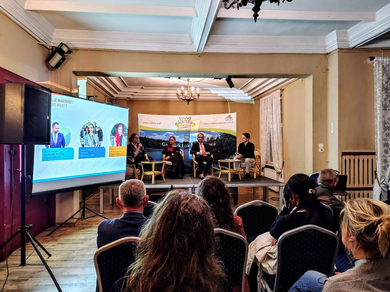 Panel dyskusyjny dotyczący roli lokalnych przedsiębiorców, samorządów i innych partnerów w rozwoju geoparków oraz budowaniu rozpoznawalnej marki turystycznej regionu