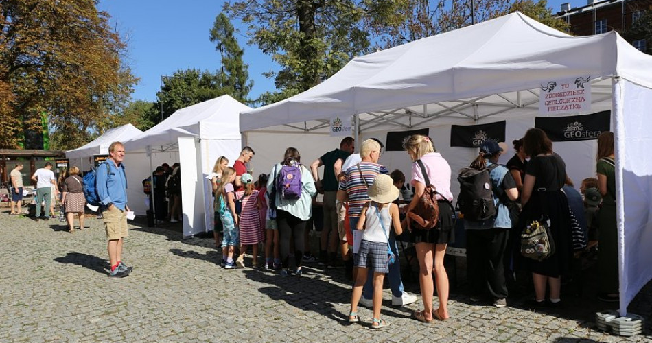 Piknik popularnonaukowy przy Muzeum Geologicznym