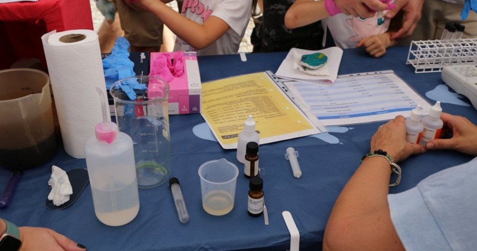 Stoisko Zakładu Rozpoznawania i Ochrony Wód Podziemnych