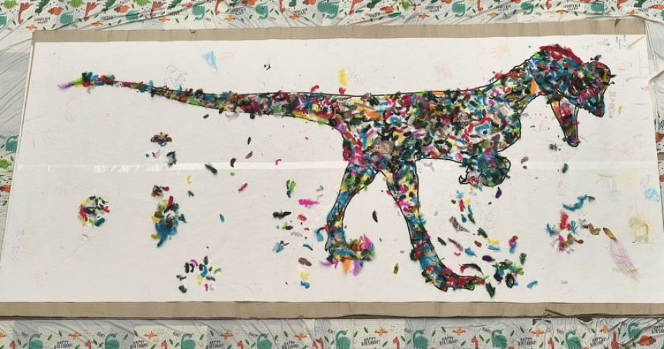 Przyklejanie piór Dyziowi