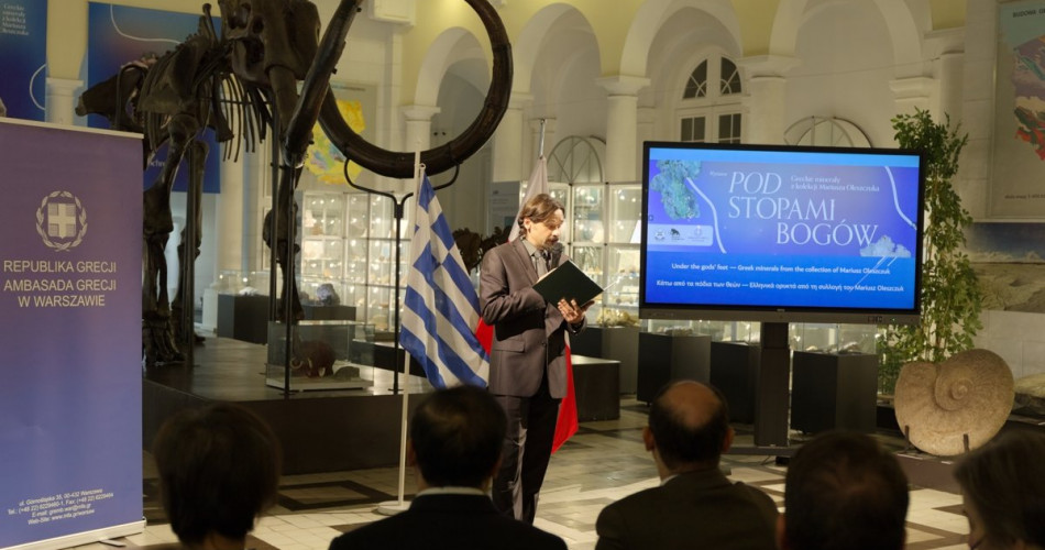 01 Pod stopami bogów