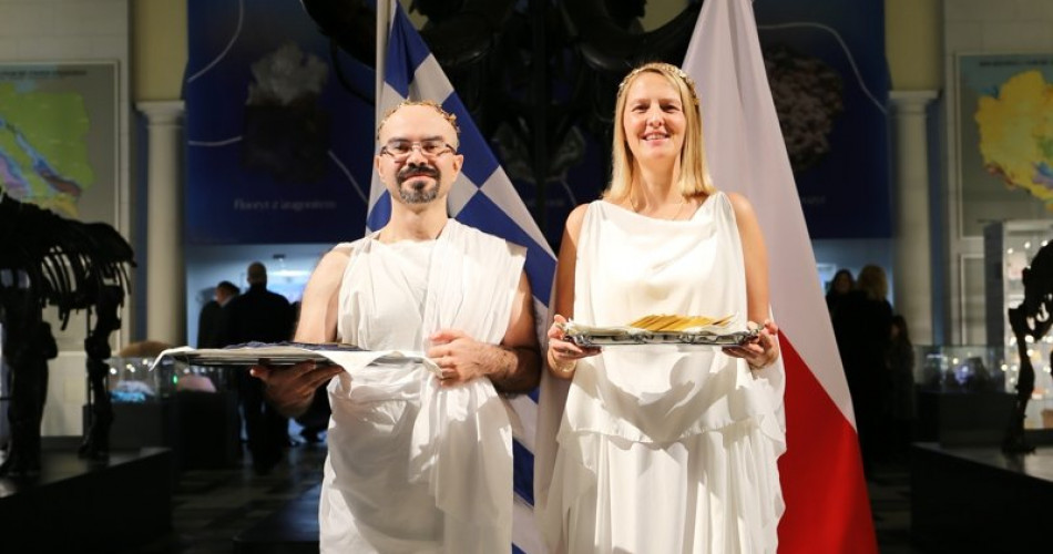 16 Pod stopami bogów