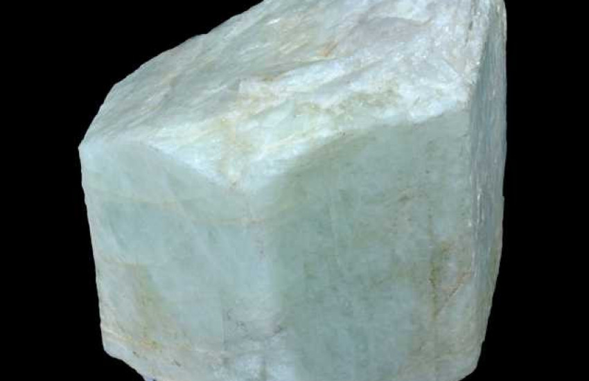 Minerał krystalizujący w układzie heksagonalnym