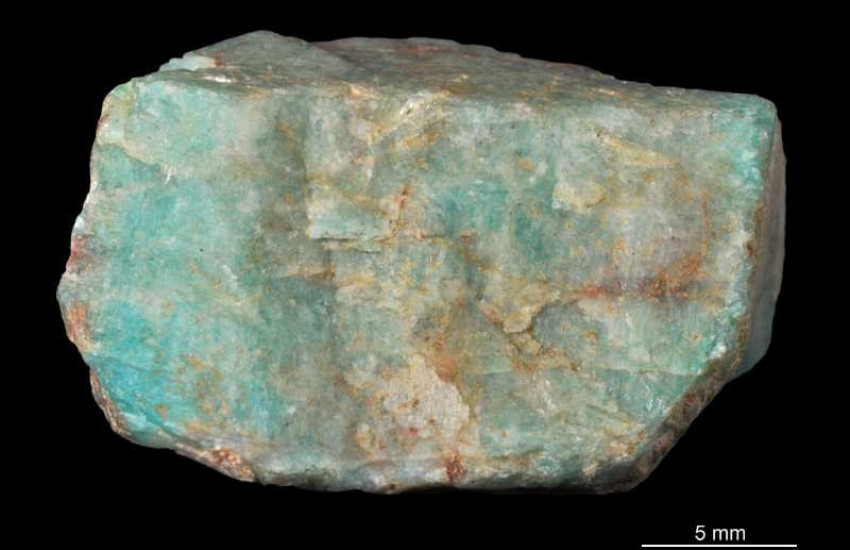 Minerał krystalizujący w układzie trójskośnym