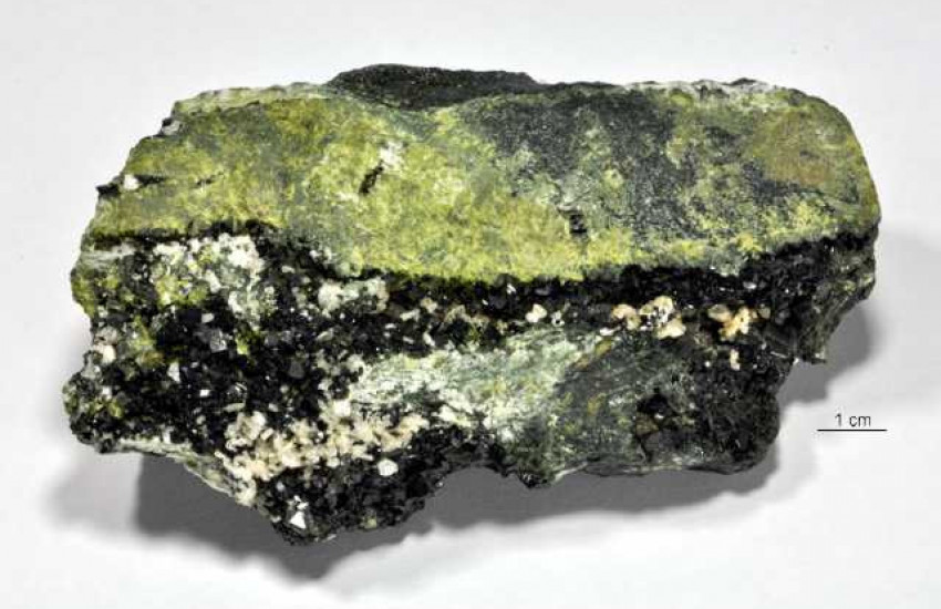 Minerał krystalizujący w układzie jednoskośnym