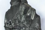 Minerał krystalizujący w układzie tetragonalnym