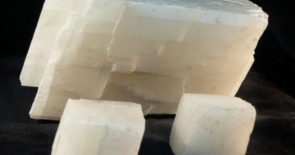 Łupliwość romboedryczna – kalcyt